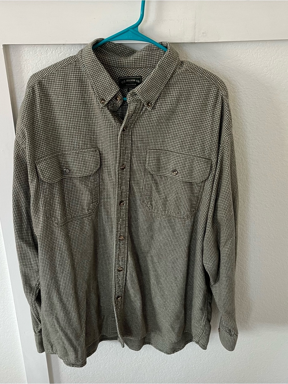Filson Men's XL Plaid Button-down Flannel Shirt